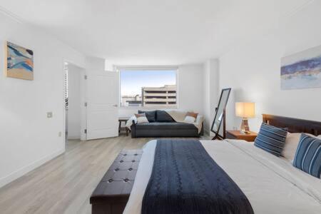 Apartment 2br 3ba Ocean Front On The Boardwalk Cozysuites Atlantic City