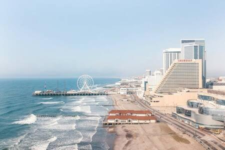 2br 3ba Ocean Front On The Boardwalk Cozysuites Apartment Atlantic City