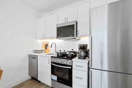 2br 3ba Ocean Front On The Boardwalk Cozysuites *