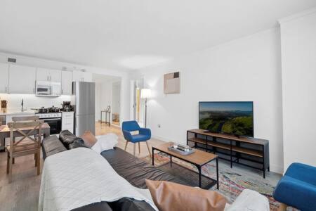 Apartment 2br 3ba Ocean Front On The Boardwalk Cozysuites Atlantic City