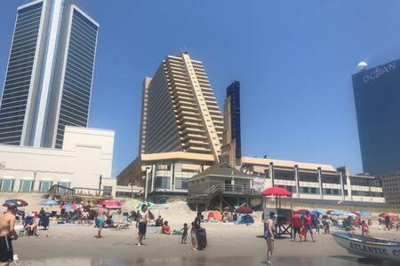 2br 3ba Ocean Front On The Boardwalk Cozysuites Apartment Atlantic City